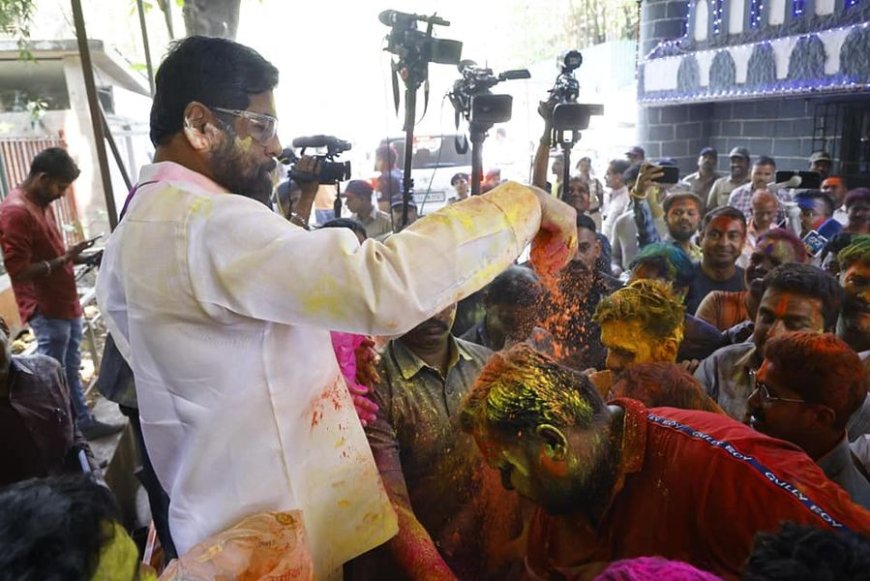 CM Eknath Shinde, Celebrated Holi with his Old Colleagues.